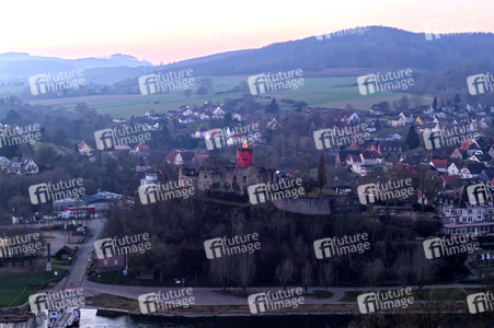 Adventskerze Burgruine Polle