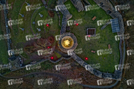 Adventskerze Burgruine Polle