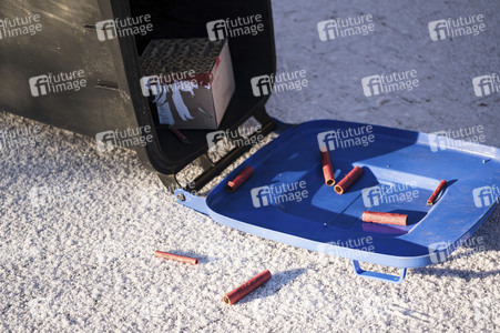 Symbolbild Feuerwerkskörper-Müll