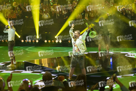 TV-Show 'Silvester-Schlagerbooom 2026 live - Die Wunderlichtershow!' in München