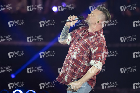 TV-Show 'Silvester-Schlagerbooom 2026 live - Die Wunderlichtershow!' in München