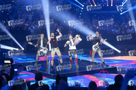 TV-Show 'Silvester-Schlagerbooom 2026 live - Die Wunderlichtershow!' in München