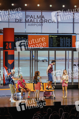 Musicalpremiere 'Malle Olé - das Musical, das ballert' in Duisburg