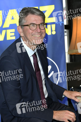 Fototermin zum Sendestart von Ella Radio in Berlin