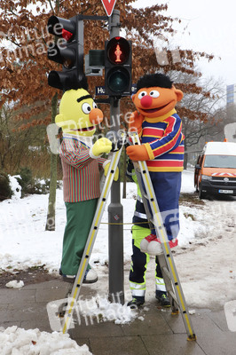 Ernie und Bert werden Ampelmännchen in Hamburg