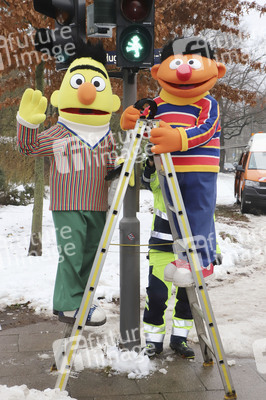 Ernie und Bert werden Ampelmännchen in Hamburg