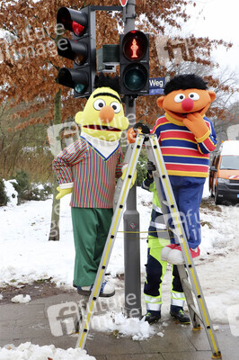 Ernie und Bert werden Ampelmännchen in Hamburg