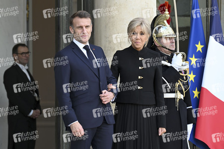 Empfang von König Felipe VI. in Paris