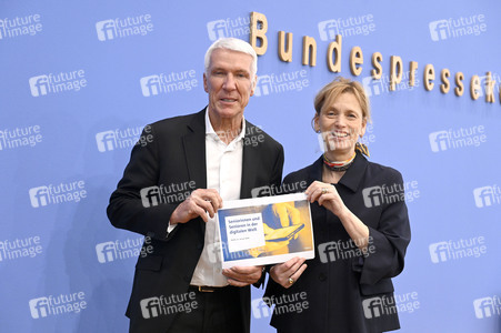 Bundespressekonferenz 'Seniorinnen und Senioren in der digitalen Welt' in Berlin