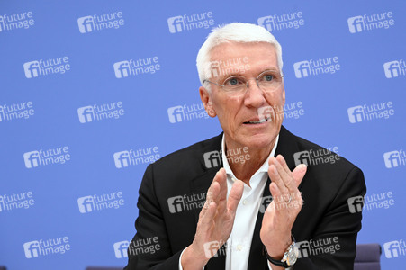 Bundespressekonferenz 'Seniorinnen und Senioren in der digitalen Welt' in Berlin