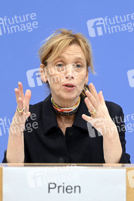 Bundespressekonferenz 'Seniorinnen und Senioren in der digitalen Welt' in Berlin