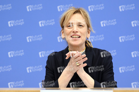 Bundespressekonferenz 'Seniorinnen und Senioren in der digitalen Welt' in Berlin