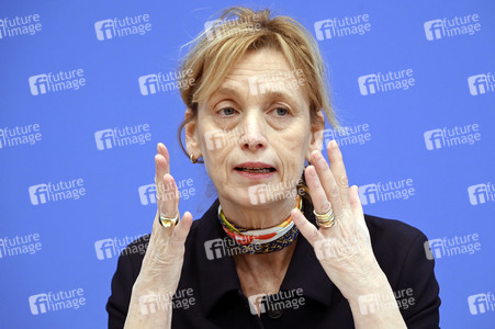 Bundespressekonferenz 'Seniorinnen und Senioren in der digitalen Welt' in Berlin