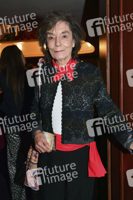 Theaterpremiere 'Wer schießt auf Frau Hummel?' in München