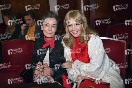 Theaterpremiere 'Wer schießt auf Frau Hummel?' in München