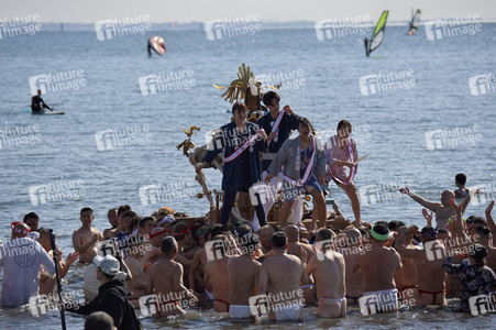 Reinigungszeremonie in Fujisawa