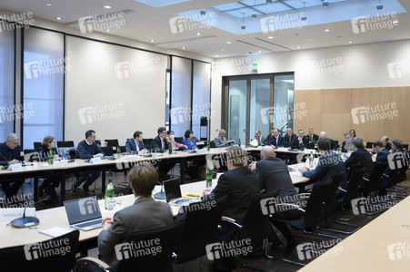 Politische Sitzung des Verteidigungsausschusses des Bundesrates in Berlin