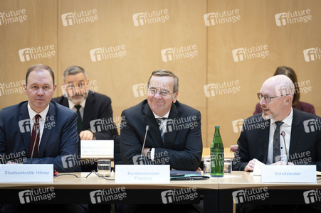Politische Sitzung des Verteidigungsausschusses des Bundesrates in Berlin