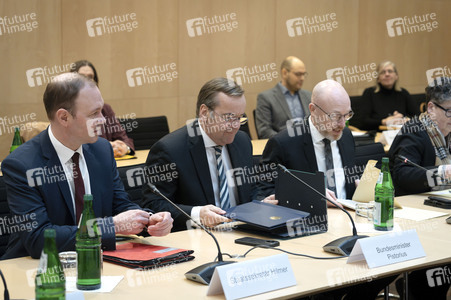 Politische Sitzung des Verteidigungsausschusses des Bundesrates in Berlin