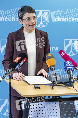 Rücktritt von Ministerin Josefine Paul in Düsseldorf