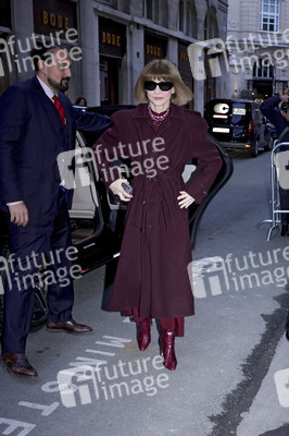 Ordensverleihung an Victoria Beckham in Paris