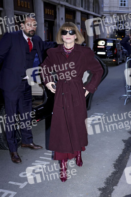 Ordensverleihung an Victoria Beckham in Paris