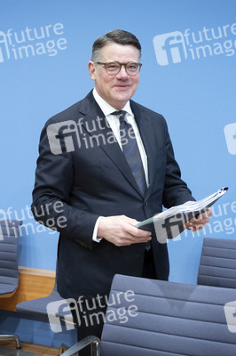 Bundespressekonferenz '3 Löwen Allianz' in Berlin