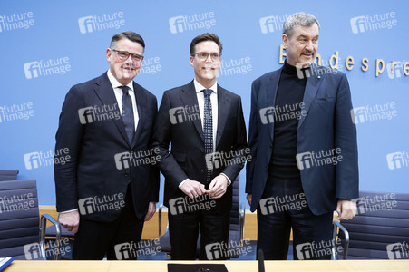 Bundespressekonferenz '3 Löwen Allianz' in Berlin