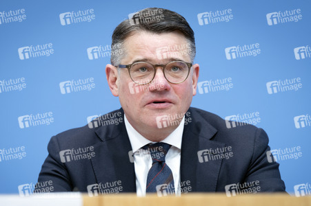 Bundespressekonferenz '3 Löwen Allianz' in Berlin