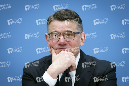 Bundespressekonferenz '3 Löwen Allianz' in Berlin