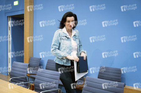 Bundespressekonferenz 'Nationale Dekade gegen Postinfektiöse Erkrankungen' in Berlin