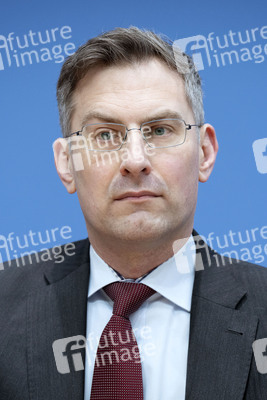 Bundespressekonferenz 'Nationale Dekade gegen Postinfektiöse Erkrankungen' in Berlin