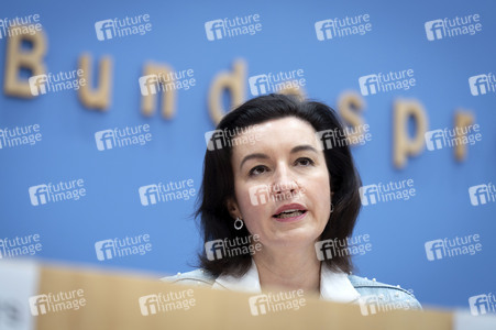 Bundespressekonferenz 'Nationale Dekade gegen Postinfektiöse Erkrankungen' in Berlin
