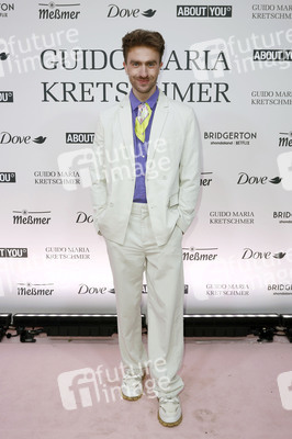 Guido Maria Kretschmer for Bridgerton 'The Regency Dinner' in Hamburg