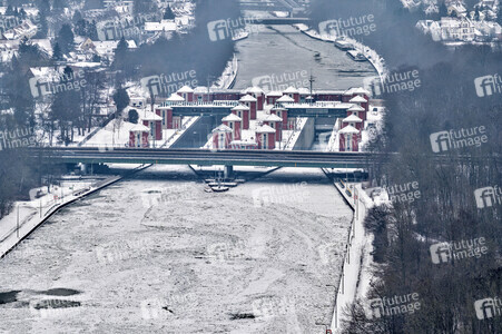 Eisbildung am Mittellandkanal in Hannover