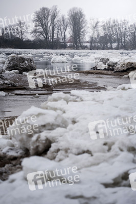 Eisschollen in Geesthacht