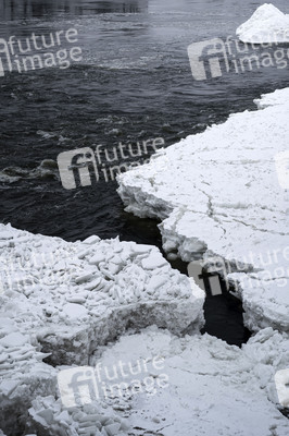 Eisschollen in Geesthacht