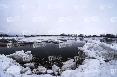 Eisschollen in Geesthacht