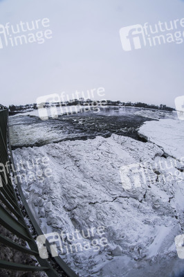 Eisschollen in Geesthacht