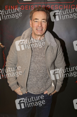 Theaterpremiere '2:22 - Eine Geistergeschichte' in Berlin