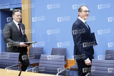 Bundespressekonferenz 'Vorstellung der Dunkelfeldstudie zur Gewaltbetroffenheit in Deutschland' in Berlin
