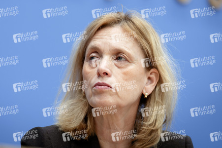 Bundespressekonferenz 'Vorstellung der Dunkelfeldstudie zur Gewaltbetroffenheit in Deutschland' in Berlin