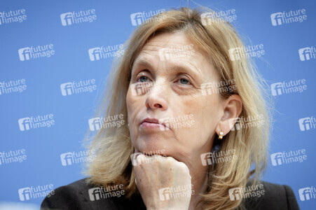 Bundespressekonferenz 'Vorstellung der Dunkelfeldstudie zur Gewaltbetroffenheit in Deutschland' in Berlin