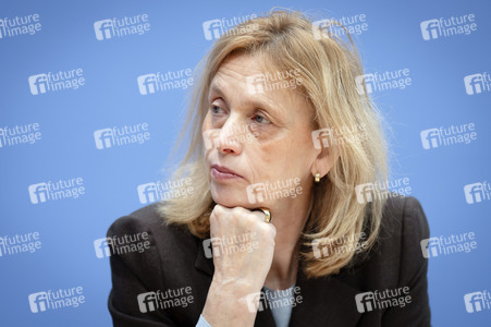 Bundespressekonferenz 'Vorstellung der Dunkelfeldstudie zur Gewaltbetroffenheit in Deutschland' in Berlin