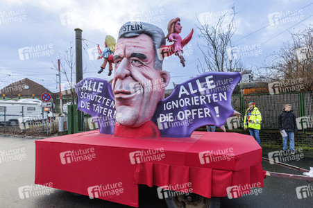 Aufstellung des Rosenmontag-Zuges in Düsseldorf