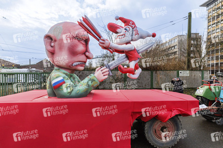 Aufstellung des Rosenmontag-Zuges in Düsseldorf