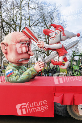 Aufstellung des Rosenmontag-Zuges in Düsseldorf