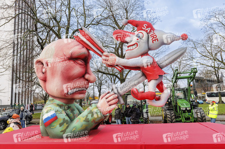Aufstellung des Rosenmontag-Zuges in Düsseldorf