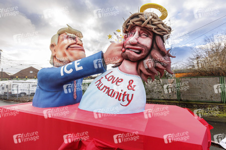 Aufstellung des Rosenmontag-Zuges in Düsseldorf