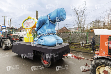 Aufstellung des Rosenmontag-Zuges in Düsseldorf